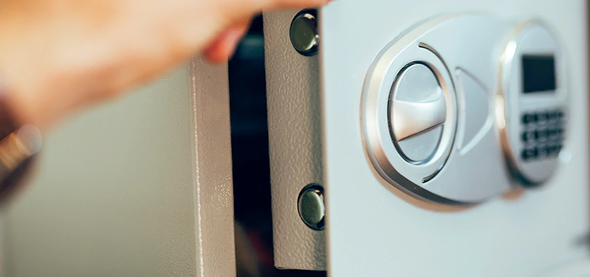 Fingerprint Safe Openers in Eucalyptus Hills, CA